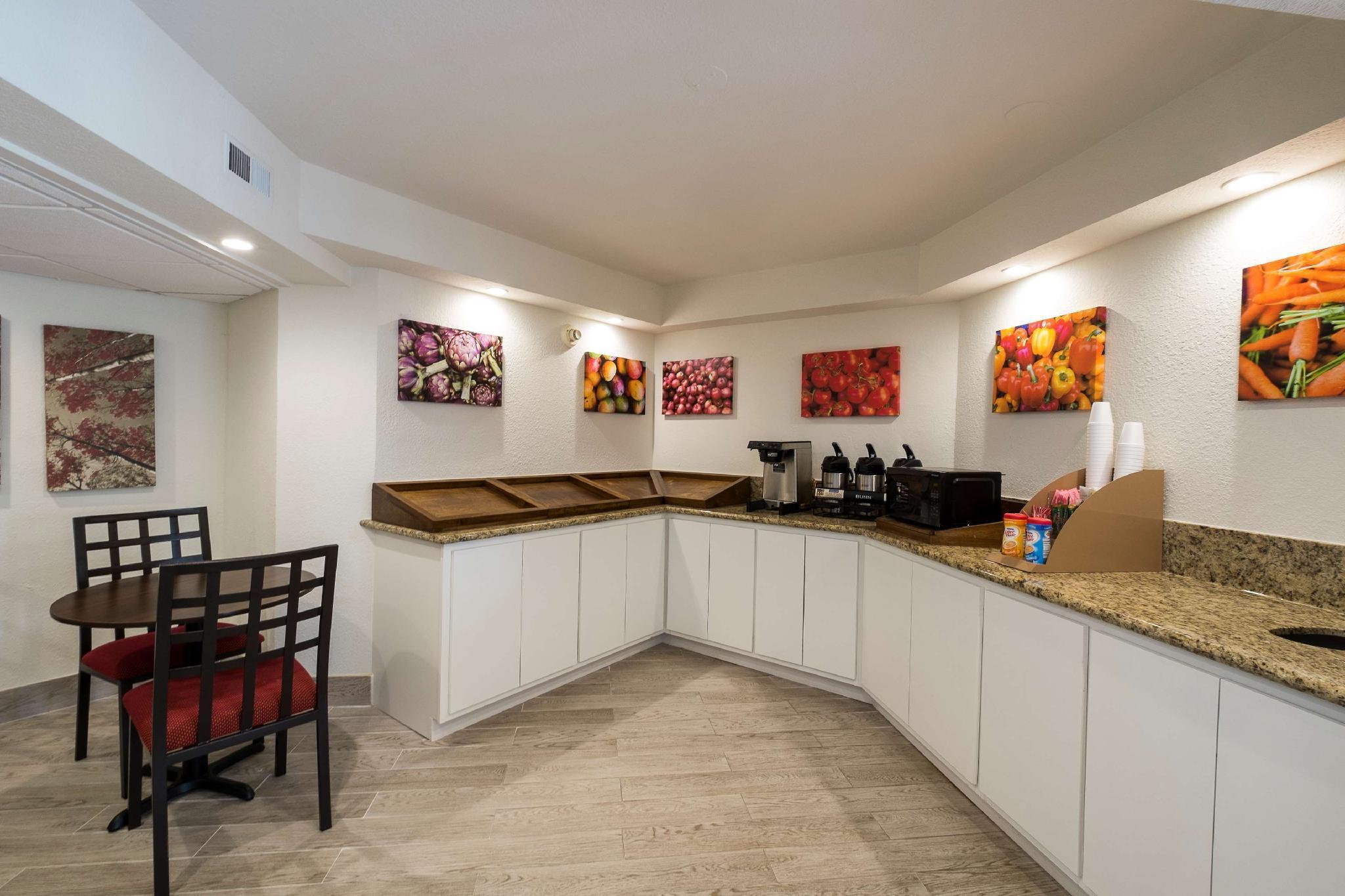 Red Roof Inn Plus+ Houston - Energy Corridor Екстериор снимка